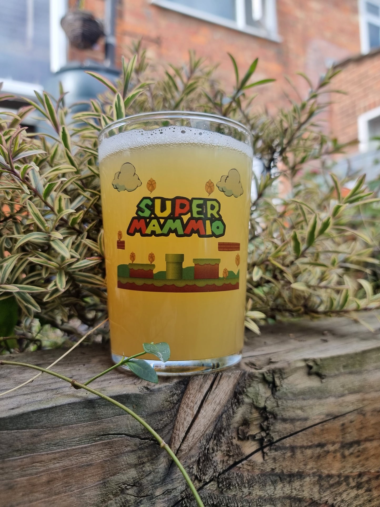 Super Mammio Beer Glass - Beer Tumbler Glass For Mum - Mario Inspired Gaming Mum Gift Idea - Super Mum