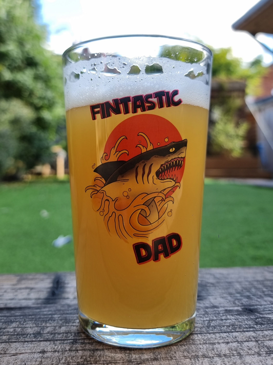 Fintastic Dad Shark Pint Beer Glass | Funny Novelty Gift for Dad | Father’s Day Gift | Gift For Shark Lover | Stocking Filler