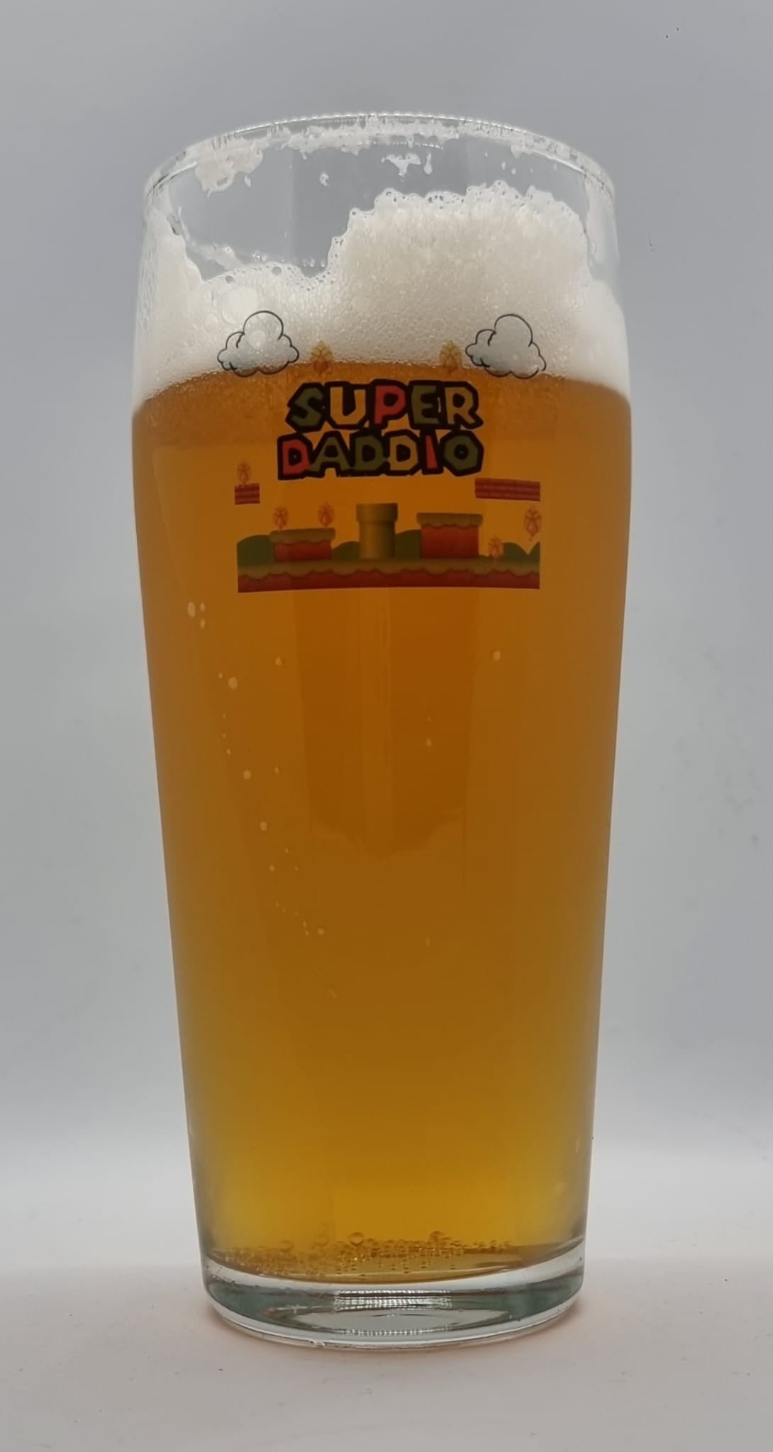 Super Daddio: Mario-Inspired Beer Glass - Power Up Your Dad's Drinks!