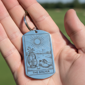 Golf-themed keyring featuring “The Golfer” tarot card-style illustration – funny vintage golf gift for golfers and collectors.