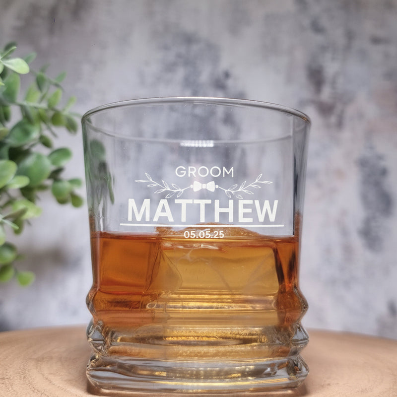 Personalised Wedding Glass Couples Custom Bride and Groom Toasting Glasses Wedding Gifts Classy Wedding Favours Unique Gift Idea, Best Man, Usher