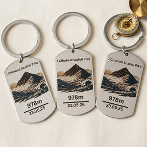 Personalised Scafell Pike keyring, stainless steel hiking achievement gift with 978m summit height and custom date